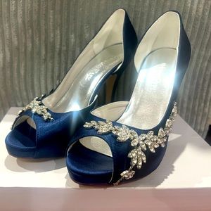 Elegant Park High Heels - Size 7